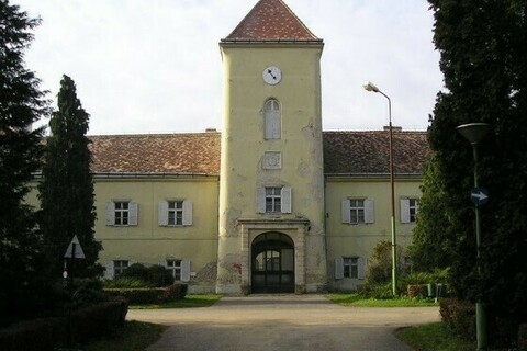 VÉPI ERDŐDY KASTÉLY ÉS PARK